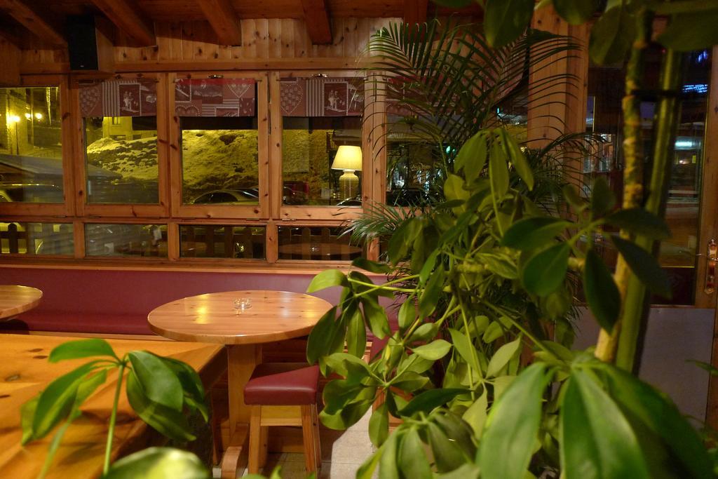 Hotel Bruxelles Солдеу Экстерьер фото