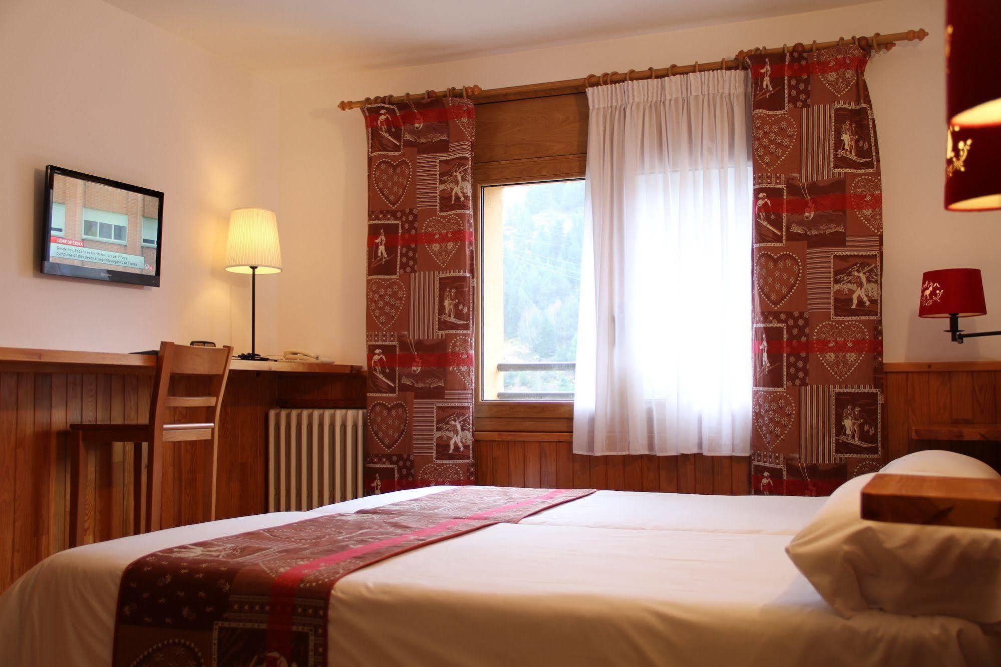 Hotel Bruxelles Солдеу Экстерьер фото