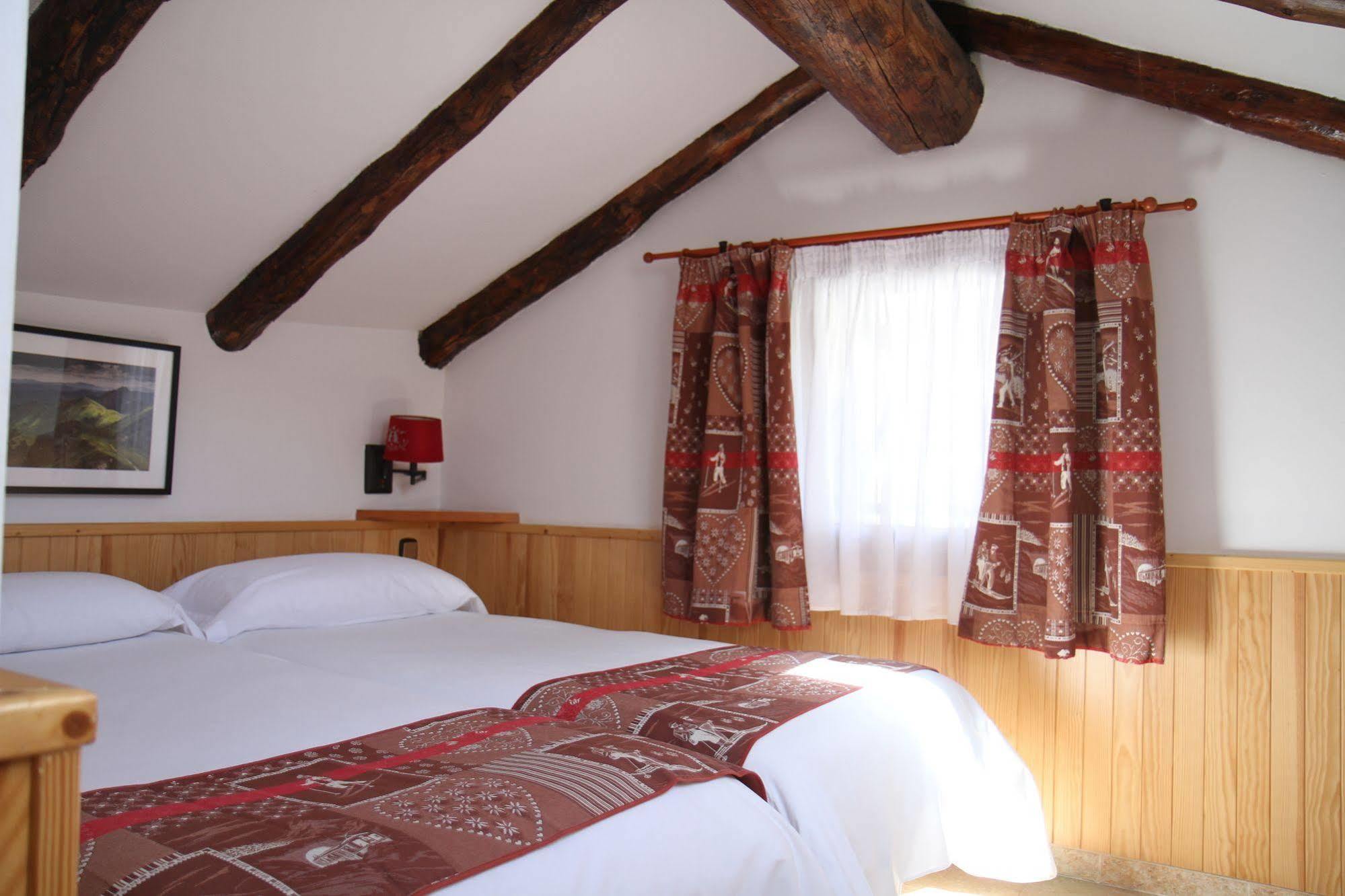 Hotel Bruxelles Солдеу Экстерьер фото